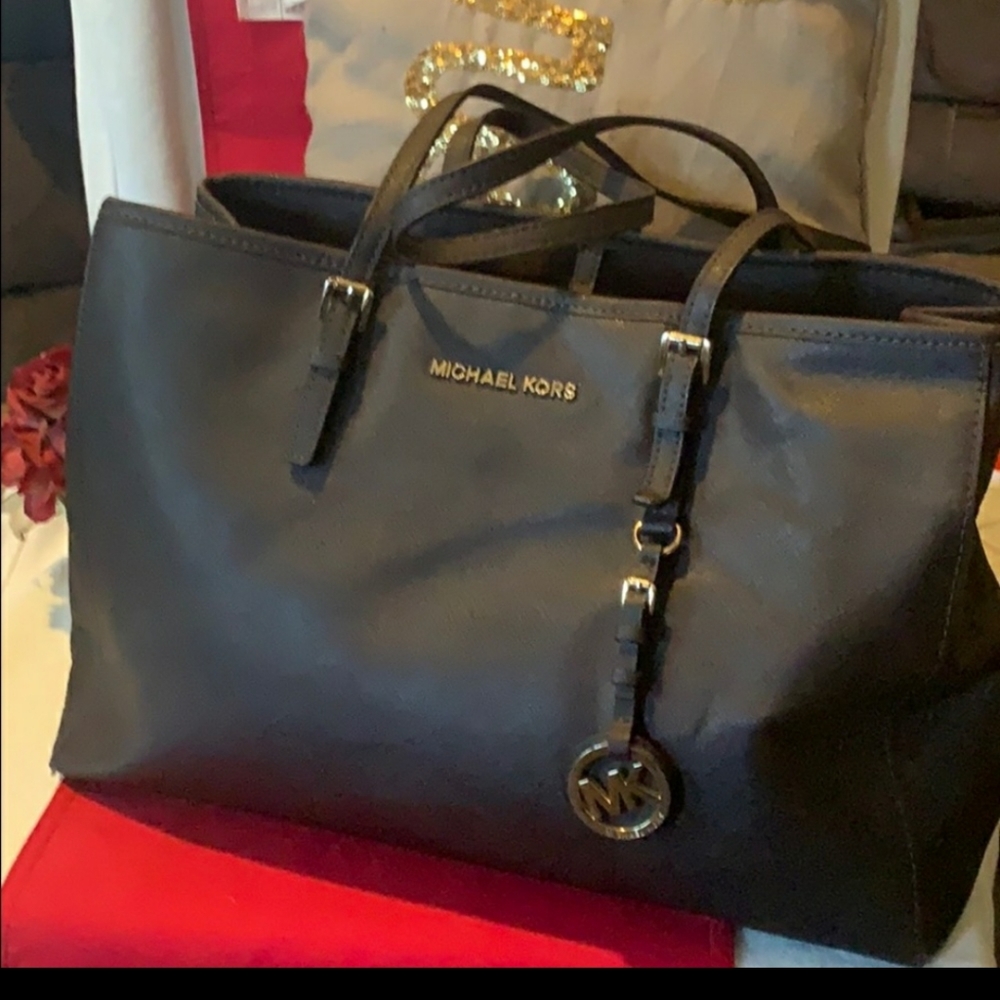 Brown shoulder bag